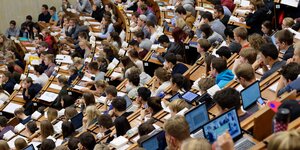 Studierende im Hörsaal