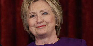 Hillary Clinton lächelt
