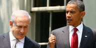 Streng guckt Obama, neben ihm senkt Netanjahu den Kopf