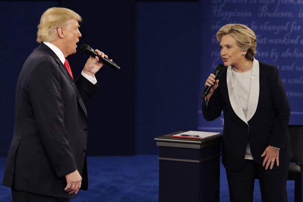 Szene aus dem TV-Duell zwischen Trump und Clinton.