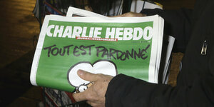 "Tout est pardonné", alles ist vergeben, titelte Charlie Hebdo kurz nach dem Anschlag