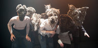 Der Chor von Zooropa mit Tiermasken