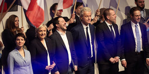 Marine le Pen und Geert Wilders machen ein Selfie
