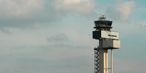 Ein Tower am Düsseldorfer Flughafen