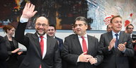 Martin Schulz (links), SPD-Parteivorsitzender Sigmar Gabriel (Mitte) und SPD-Fraktionschef Thomas Oppermann (rechts)