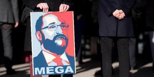 Ein Plakat mit dem gemalten Gesicht von Martin Schulz
