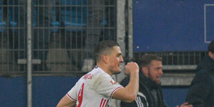 Kyriakos Papadopoulos ballt die Faust.