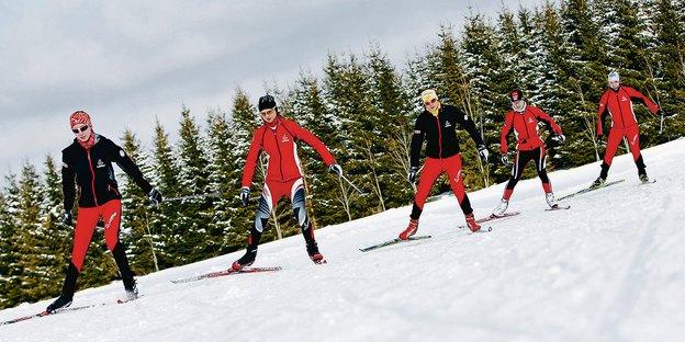 Skifahrer auf Schnee