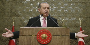 Der türkische Präsident Erdogan hält eine Rede