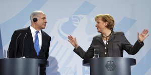 Merkel gibt Netanjahu die Hand