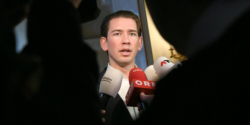 Der österreichische Außenminister Sebastian Kurz spricht zur Presse