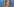 Catherine Deneuve blickt zur Seite