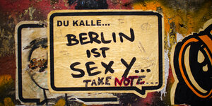Wandaufkleber mit Aufschrift "Berlin ist sexy"