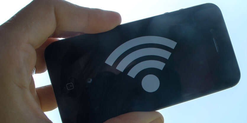 Smartphone mit WLAN-Symbol