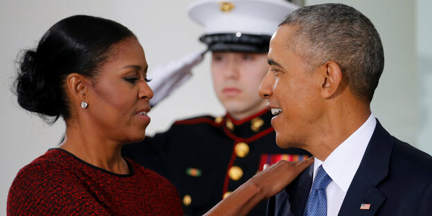 Michelle und Barack Obama, einander zugewandt
