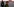 Ein alter Mann in uniform, im Hintergrund ein junger Soldat