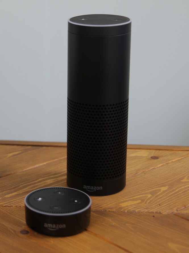 Eine Lautsprechersäule. Das ist Alexa