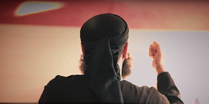Screenshot des Salafisten-Predigers Abu Walaa von hinen