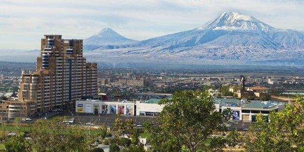 Blick auf die armenische Hauptstadt Jerewan