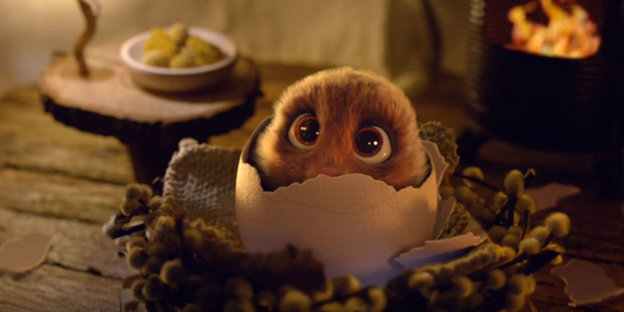 Filmstill aus einem Animationsfilm zeigt ein Tier, das aus einem Ei schlüpft