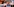 In kleinen Schlauchboten stecken Fotos von Geflüchteten