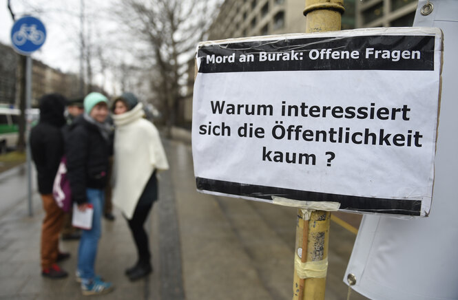 Demo für die Aufklärung des Mordes