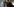 Ein Mann wird mit Sauerstoff beatmet