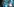 Ein blaues Kopftuch mit verschiedenen Mustern, an das ein Porträtfoto eines jungen Mannes gesteckt ist