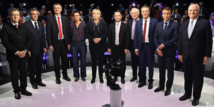 Die elf Kandidatinnen und Kandidaten im Fernsehstudio