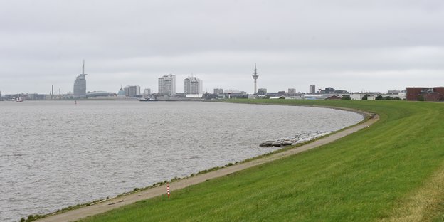 Weserdeich bei Bremerhaven.