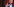 Martin Schulz zeigt mit geöffneter rechter Hand in Richtung Kamera