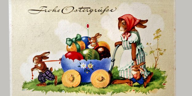 Auf einer historischen Osterkarte schiebt die Ostrhasenmama ihren Ostereierwagen, die Kinder laufen nebenher.