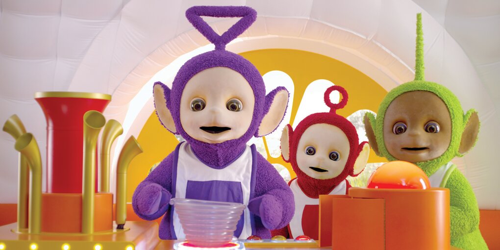 Tinky-Winky bereitet Tubbypudding zu