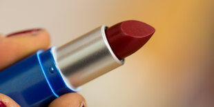 Ein roter Lippenstift