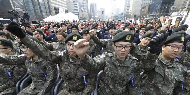Viele südkoreanische Soldaten