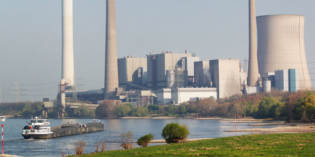 Kraftwerk am Niederrhein
