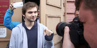 Ruslann Sokolowski verlässt das Gerichtsgebäude in Jekaterinburg