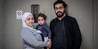 Die Syrer Abir Farhud, Khaled Rawas und ihre Tochter