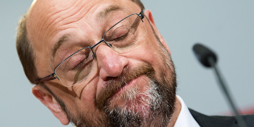 Martin Schulz schließt die Augen