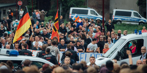 Gegner eine Flüchtlingsheim demonstrieren in Freital