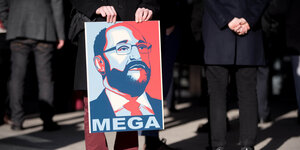 Ein Plakat mit dem Bild von Martin Schulz und dem Slogan "Mega".