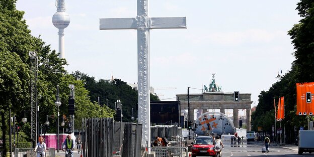 Kreuz Unter den Linden Kreuz Unter den Linden