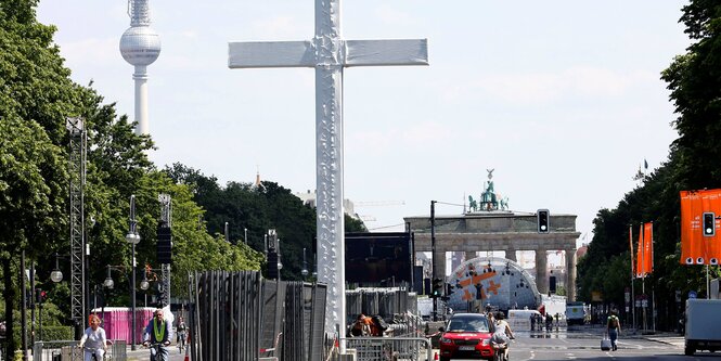 Kreuz Unter den Linden