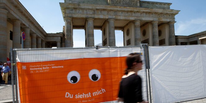 Aufbau für Kirchentag am Brandenburger Tor