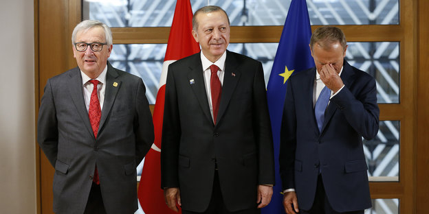 Juncker, Erdogan und Tusk nach dem Treffen in Brüssel