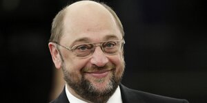 Ein Mann lacht. Es ist Martin Schulz