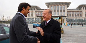 Zwei Männer, Erdoğan und Al-Thani