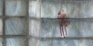 Blutfleck an einer Wand