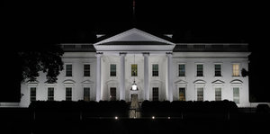 Das Weiße Haus bei Nacht
