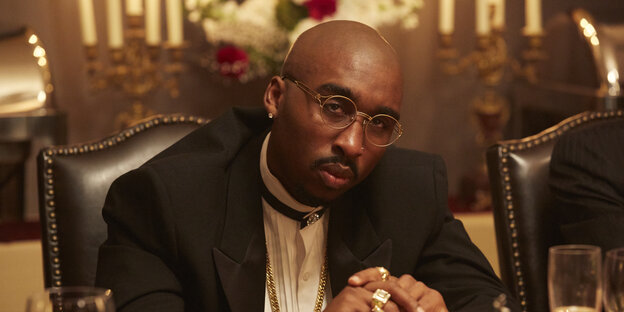 Tupac Shakur, gespielt von Demetrius Shipp Jr.